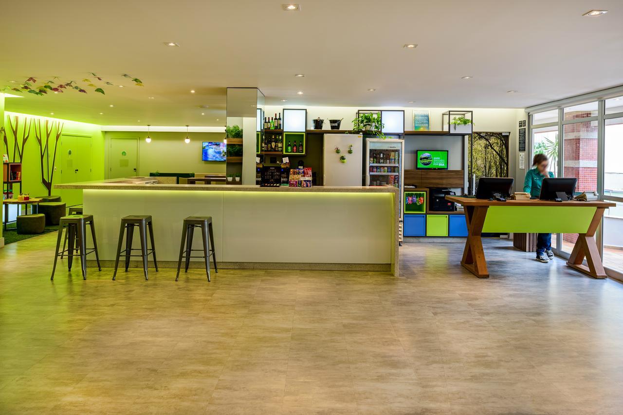 Ibis Styles Curitiba Centro Cívico Hotel Exterior foto