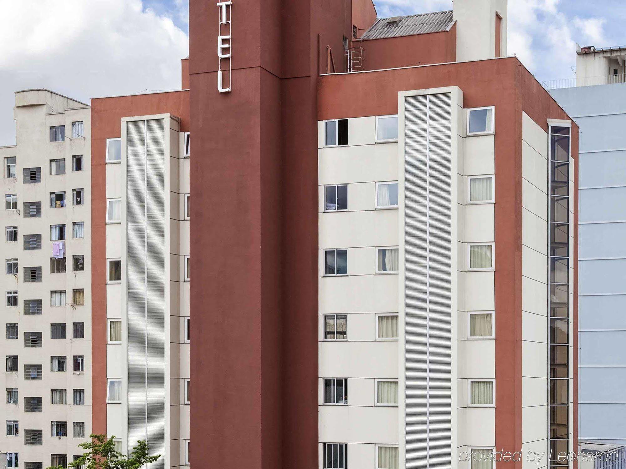 Ibis Styles Curitiba Centro Cívico Hotel Exterior foto