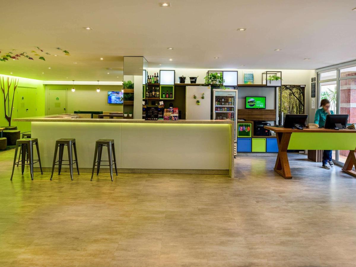 Ibis Styles Curitiba Centro Cívico Hotel Exterior foto